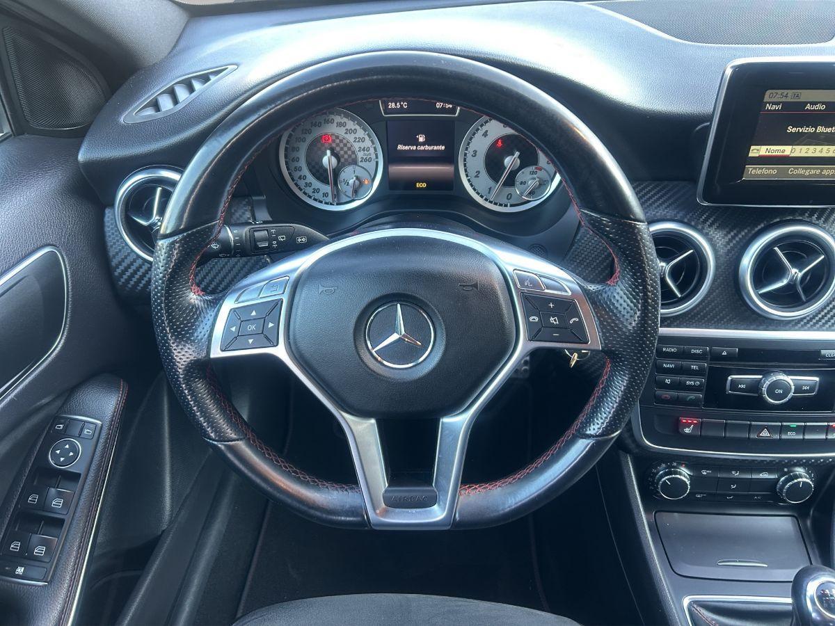 MERCEDES - Classe A - 180 122cv Premium