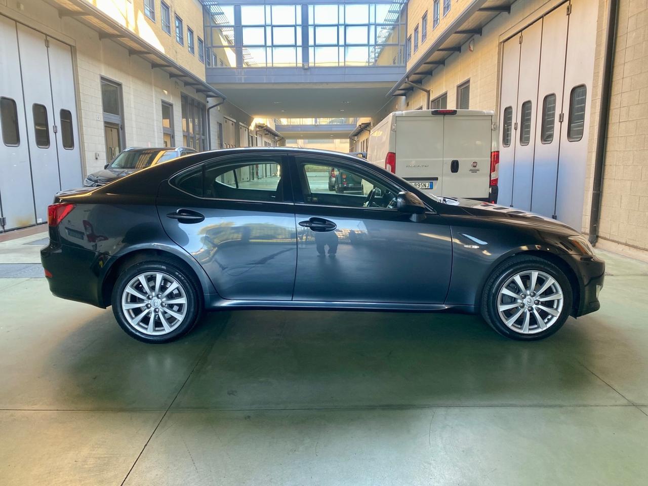 Lexus IS 220d IS 220d MC Luxury