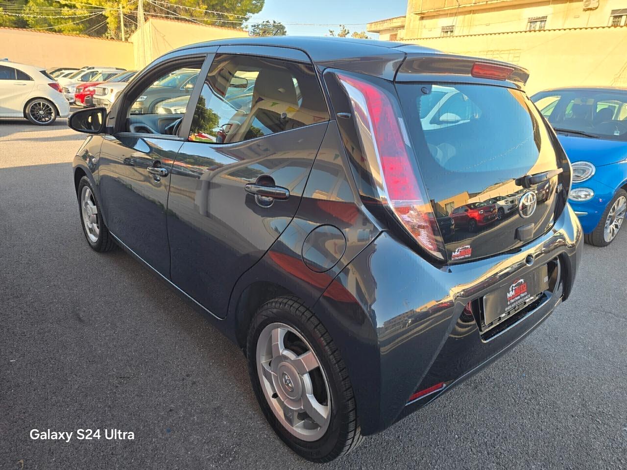 Toyota Aygo 1.0 VVT-i 69 CV 5 porte x-cool