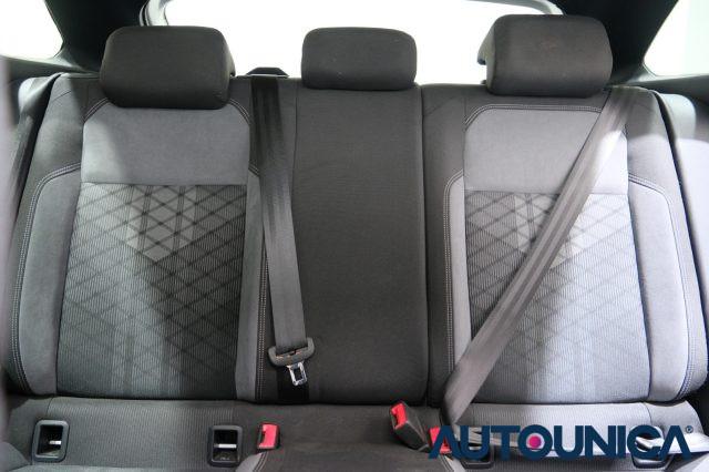 VOLKSWAGEN Taigo 1.0 TSI 110 CV DSG R-LINE FULL LED TETTO PANORAMA