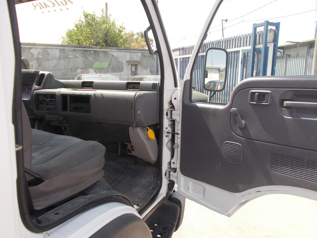 iveco nissan cabstar 35.13 2005 doppia + cassone fisso