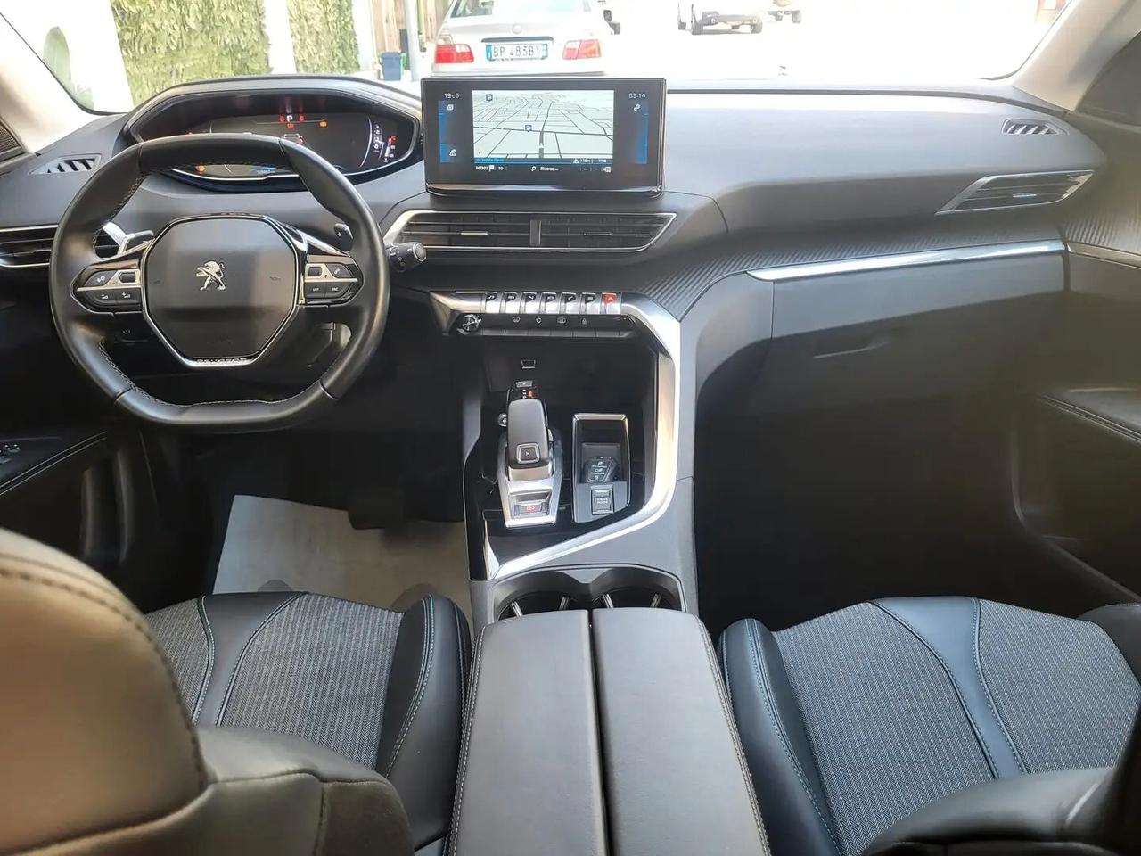 Peugeot 3008 BlueHDi 130 S&S EAT8 Allure