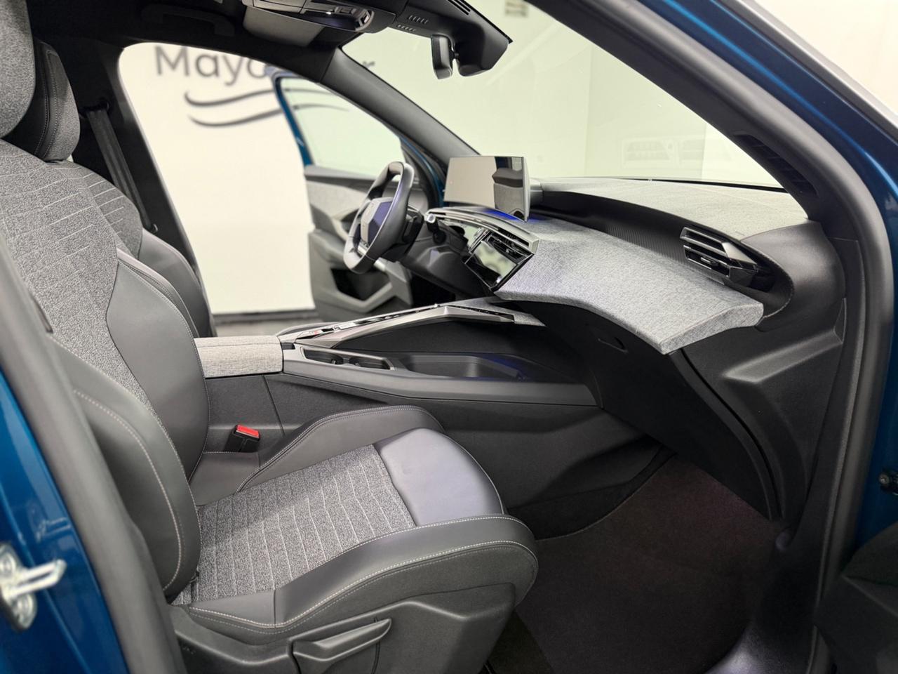 PEUGEOT 3008 FULL HYBRID (anno 2025)