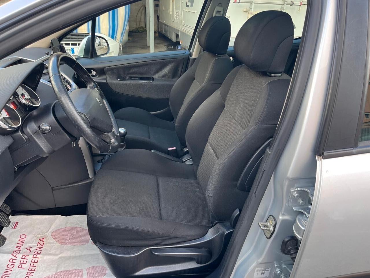 Peugeot 207 1.6 HDi 12 MESI DI GARANZIA