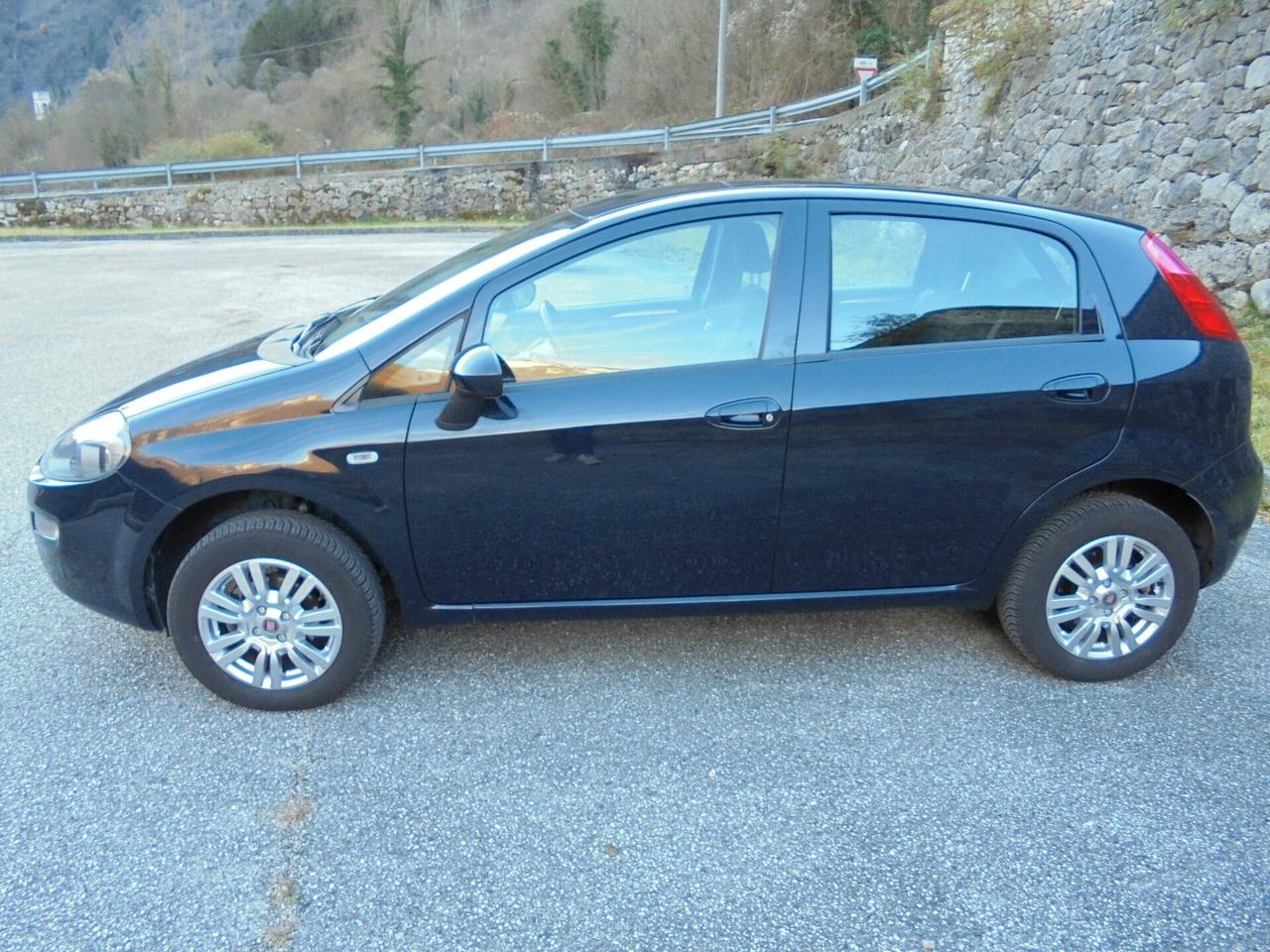 FIAT PUNTO 1.4 NATURAL POWER LOUNGE 5P -NEOPATENTATI-