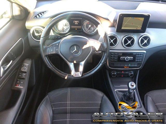 MERCEDES-BENZ GLA 200 D Premium,Navi, LED,Pelle