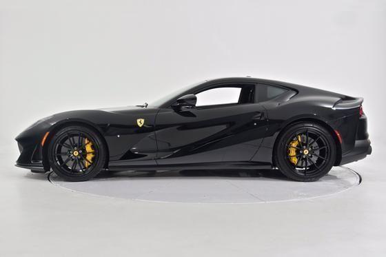 FERRARI 812 Superfast NOLEGGIO LUNGO TERMINE LEASING ALL INCLUSIVE