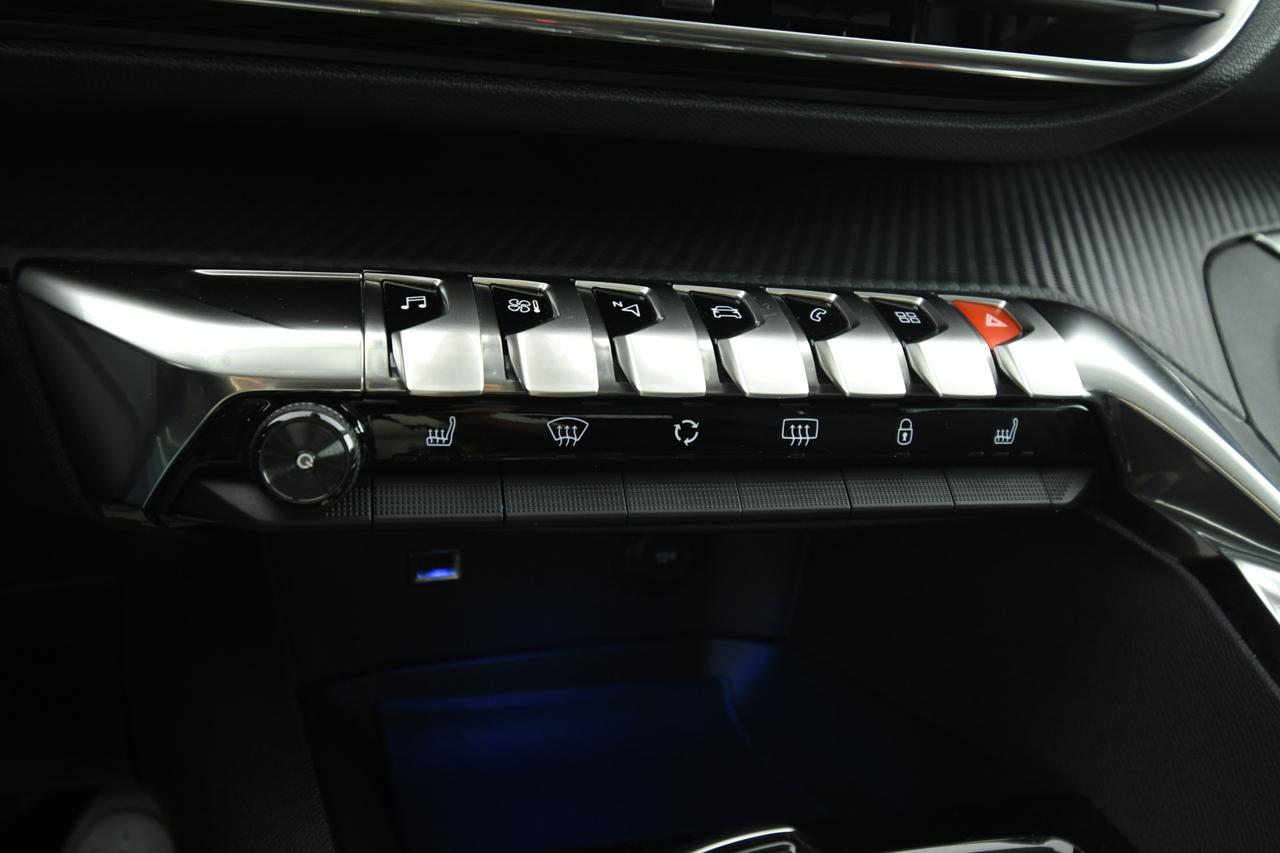 PEUGEOT 3008 1.5 bluehdi Allure s&s 130cv eat8 CAMERA+FULL LED+APP CONNECT