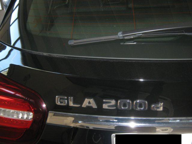MERCEDES-BENZ GLA 200 d Automatic Sport