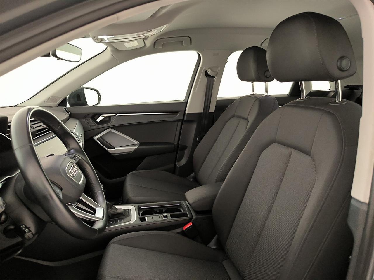 Audi Q3 35 2.0 tdi business s-tronic