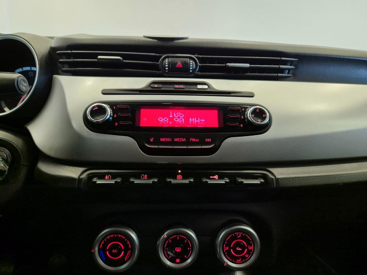 Alfa Romeo Giulietta 1.4 tb 105cv - NEOPATENTATI