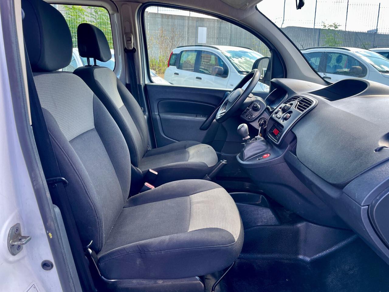 Renault Kangoo dCi Maxi AUTOCARRO N1 4 POSTI