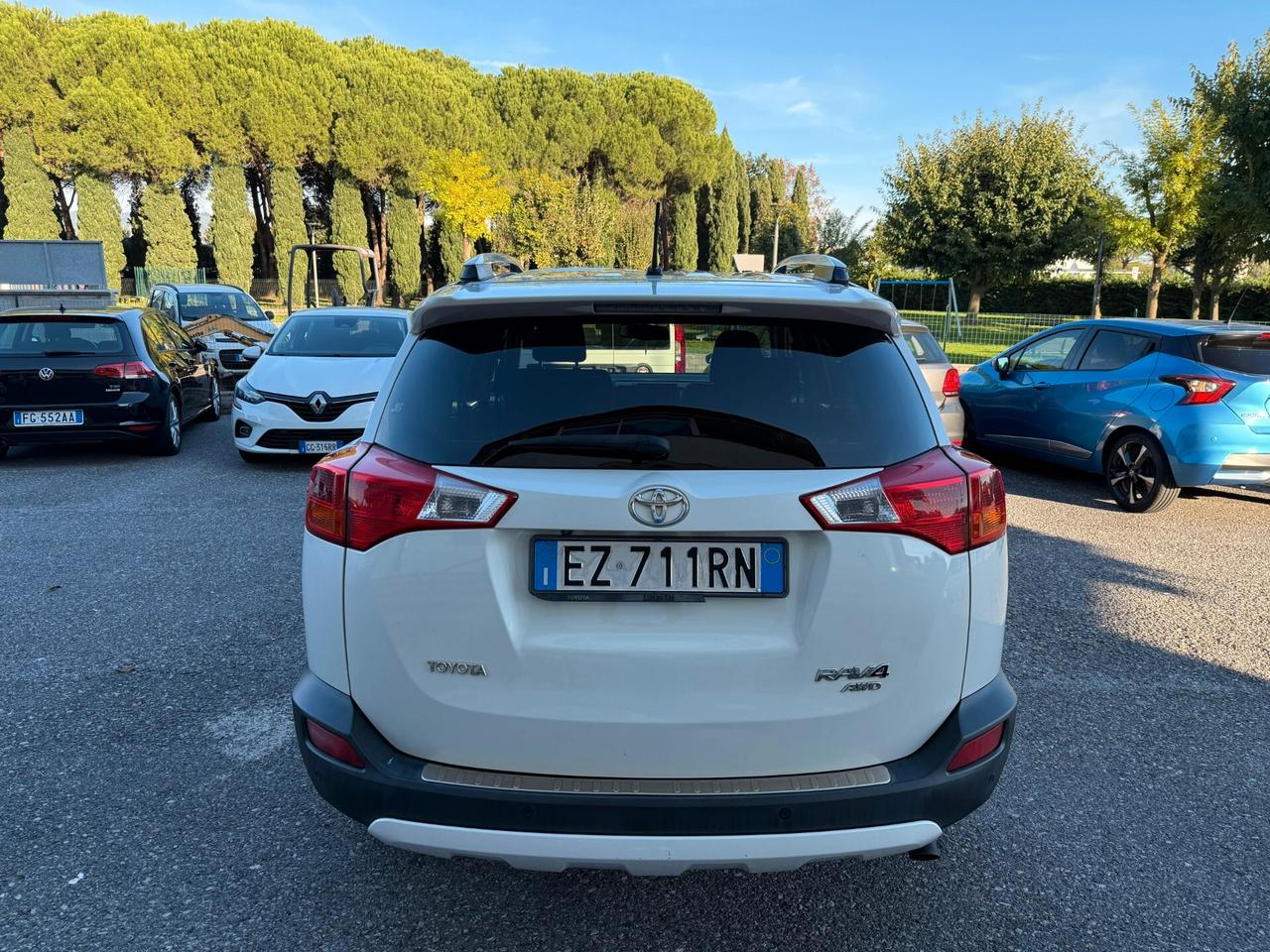 Toyota RAV 4 RAV4 2.0 D-4D 4WD Style White Ed.