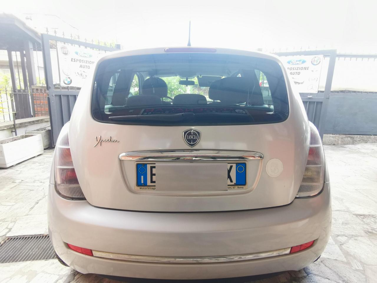 Lancia Ypsilon 1.3 MJT 75 CV Unyca