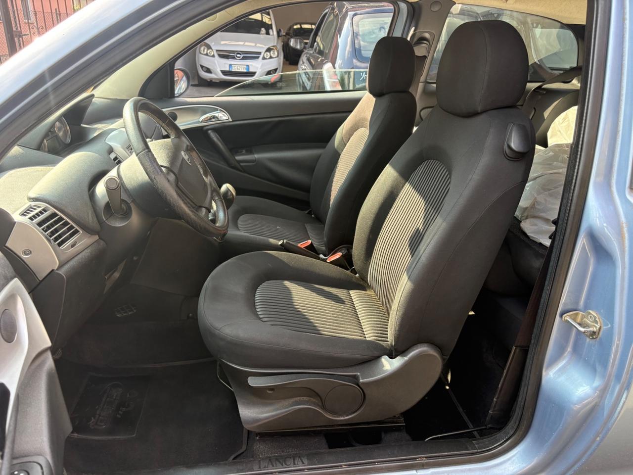 Lancia Ypsilon 1.3 MJT 90 CV Platino