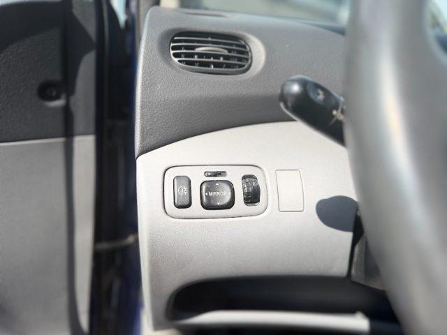 TOYOTA Yaris Verso 1.3i 16V cat Sol