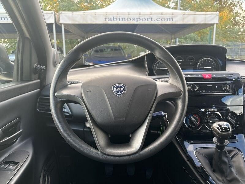 Lancia Ypsilon 1.2 69 CV 5 porte Silver