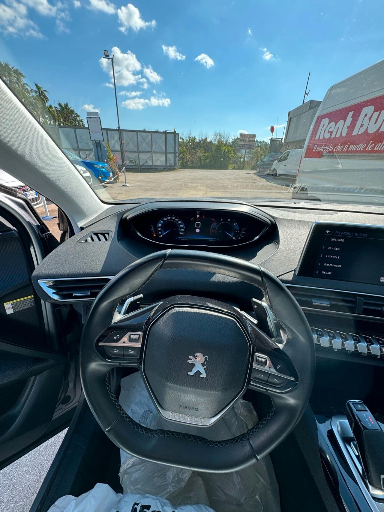 Peugeot 3008 BLUEHDI EAT 8 CAMBIO AUTOMATICO 131 CV. S&S PARI AL NUOVO RIF:2424