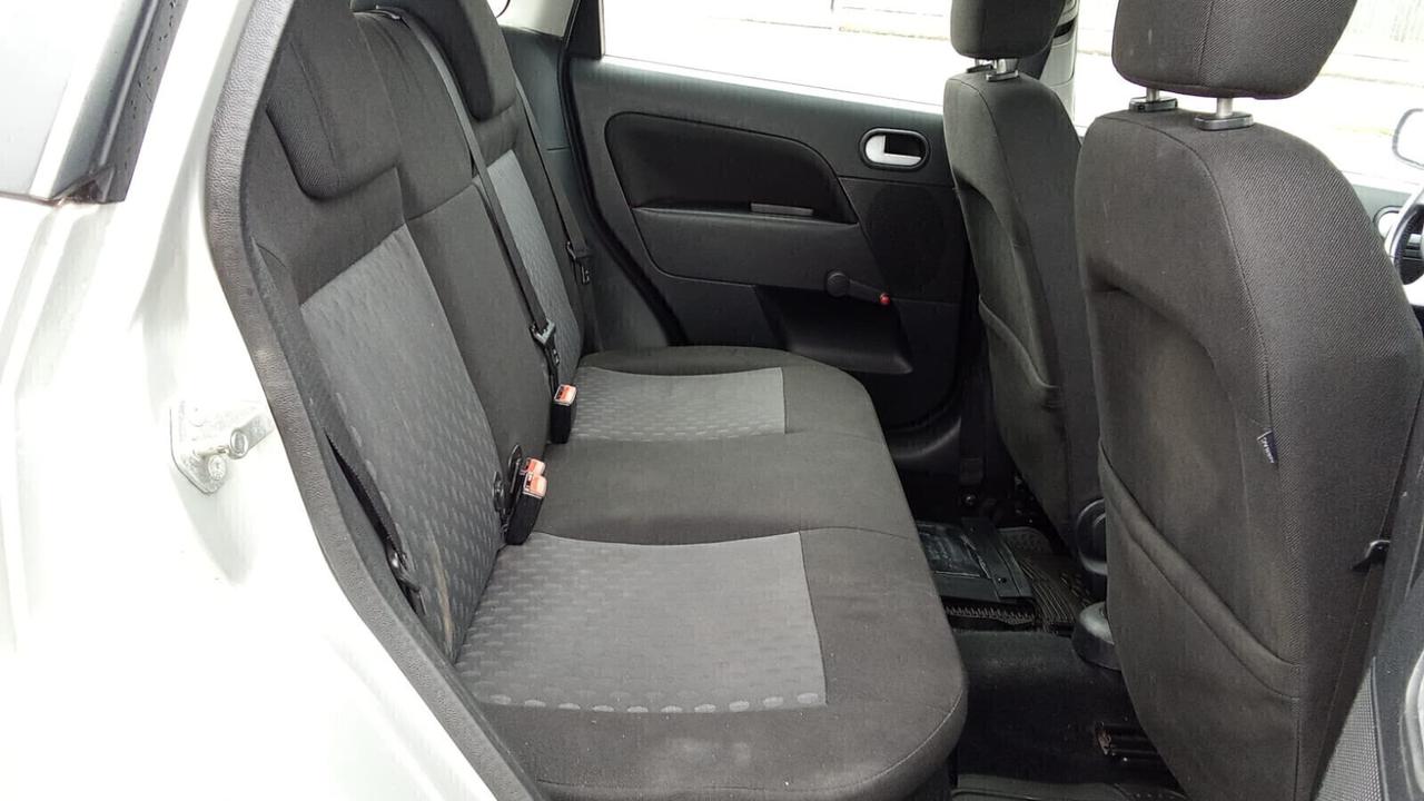 Ford Fiesta 1.2 16V benzina 5p.
