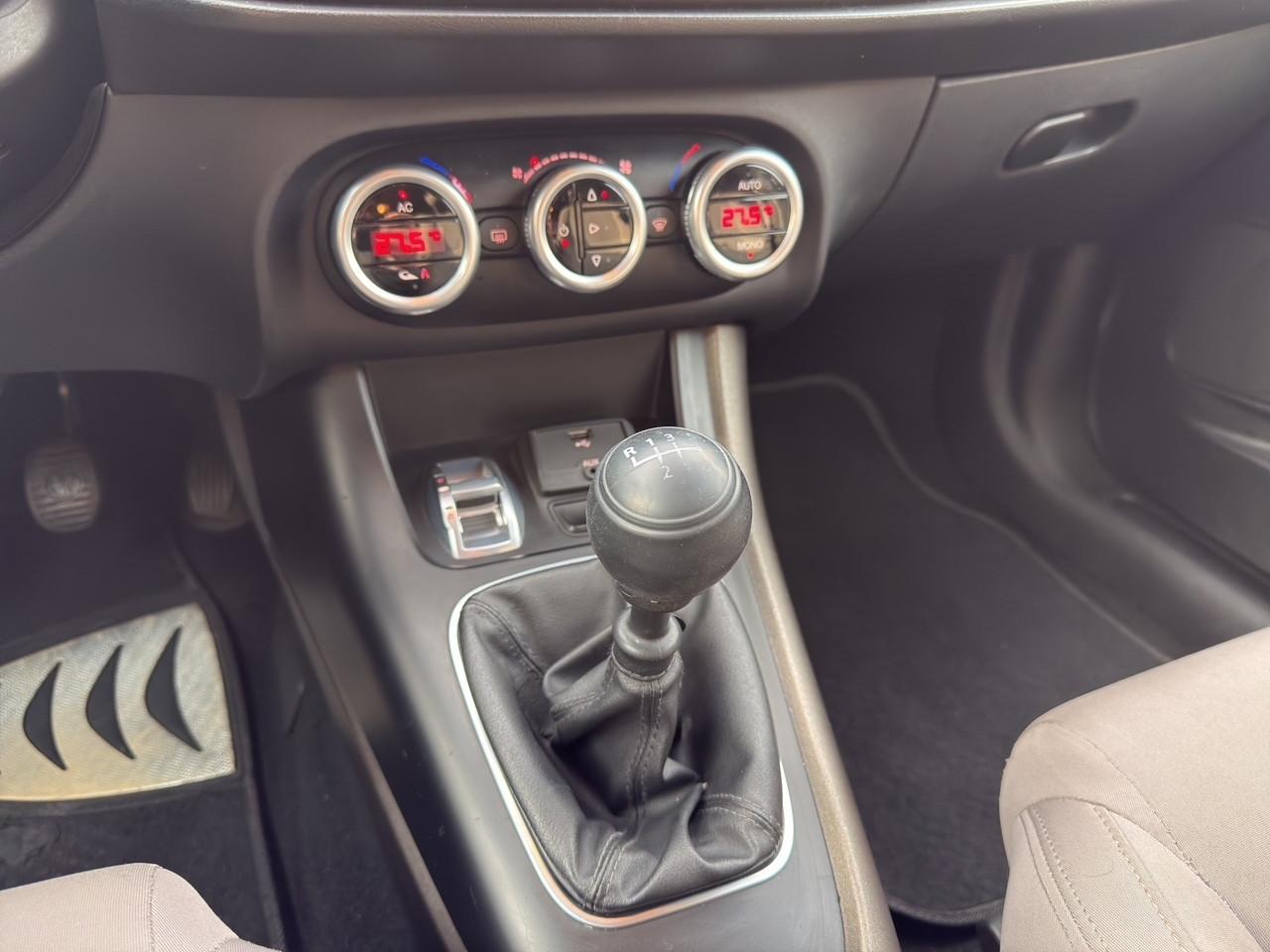 Alfa Romeo Giulietta 1.6 JTDm-2 105 CV Distinctive GANCIO TRAINO