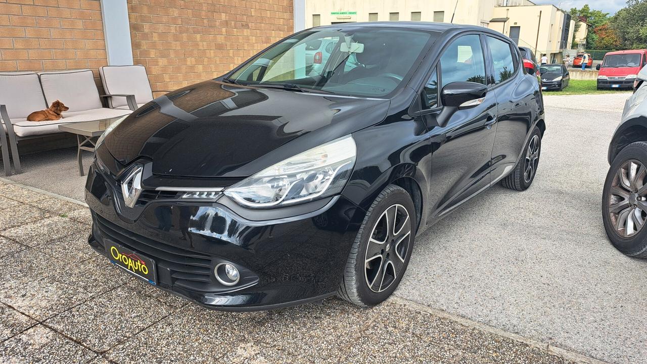 Renault Clio 1.5 dCi 5p-Navi-Bluetooth-Cerchi...