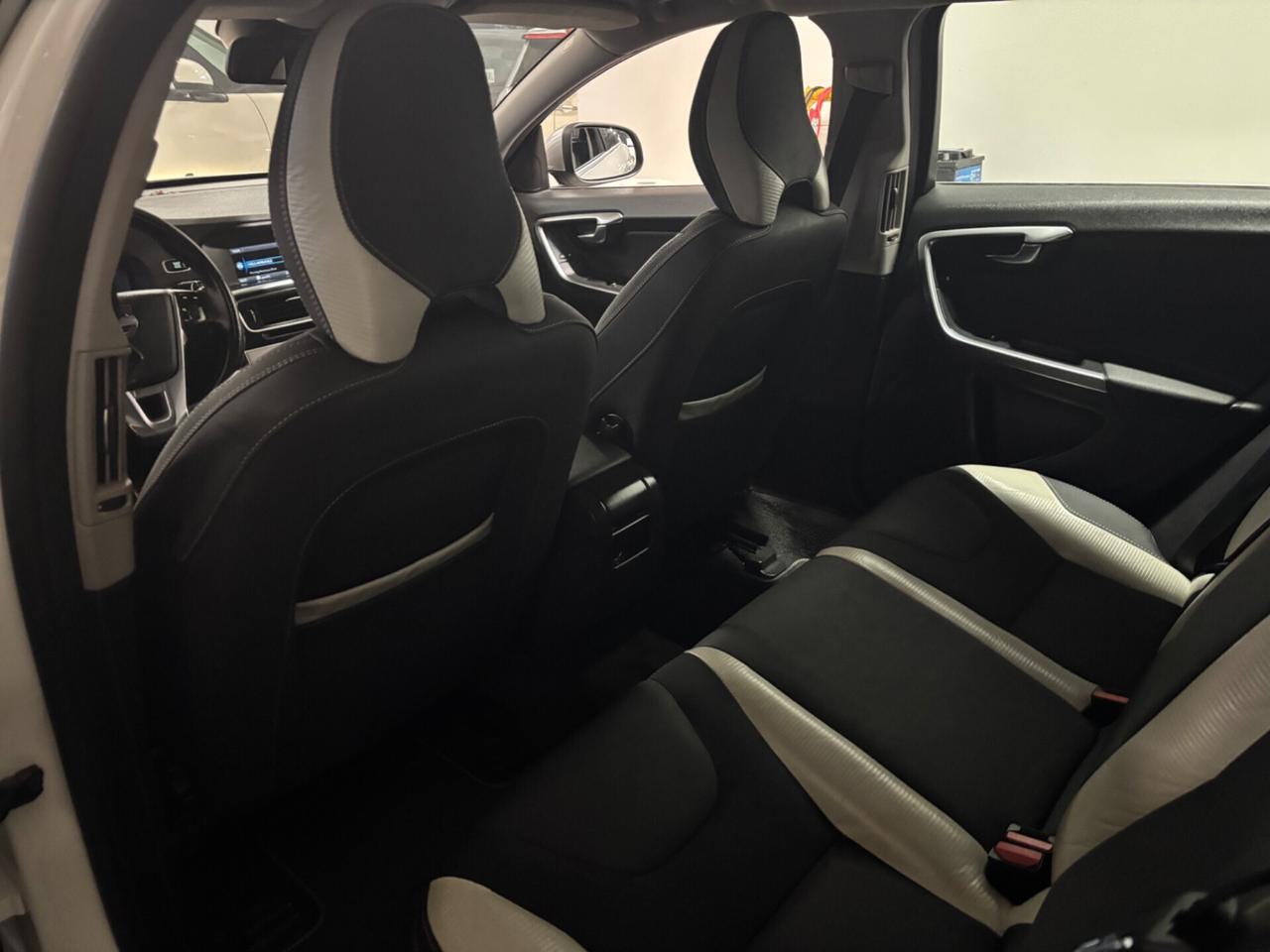 Volvo V60 D2 1.6 AUTOMATIC Summum GANCIO TRAINO