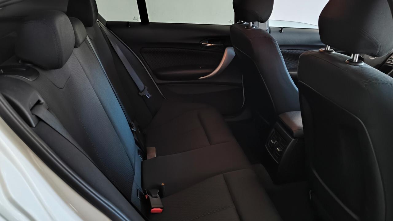Bmw 116 116d 5p. Urban