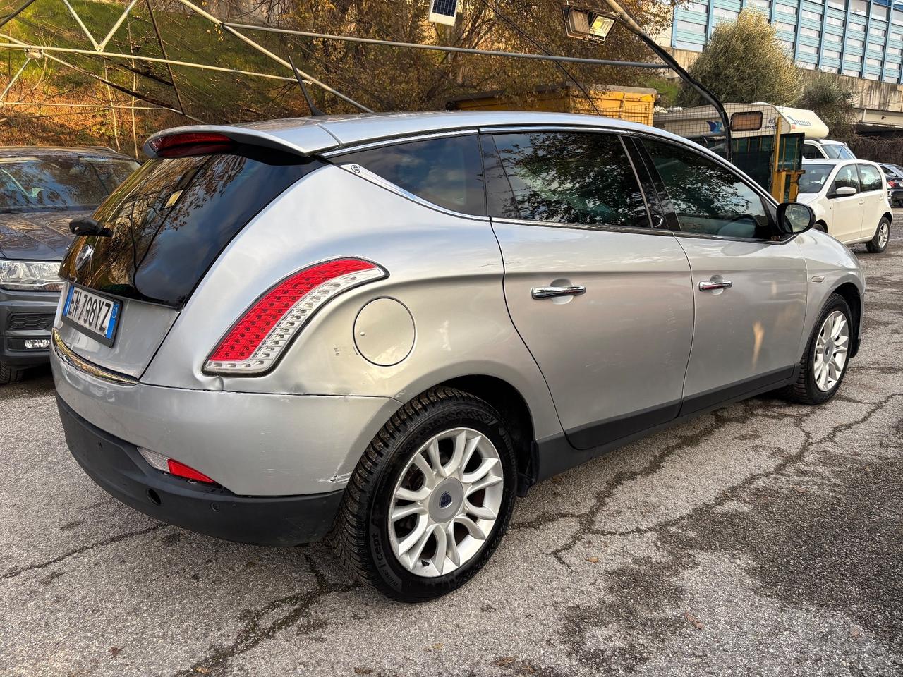 Lancia Delta 1.6 MJT AUTOMATICA Platinum ok Neopatentati