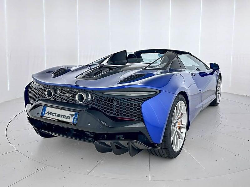 McLaren Artura Spider - McLaren Milano