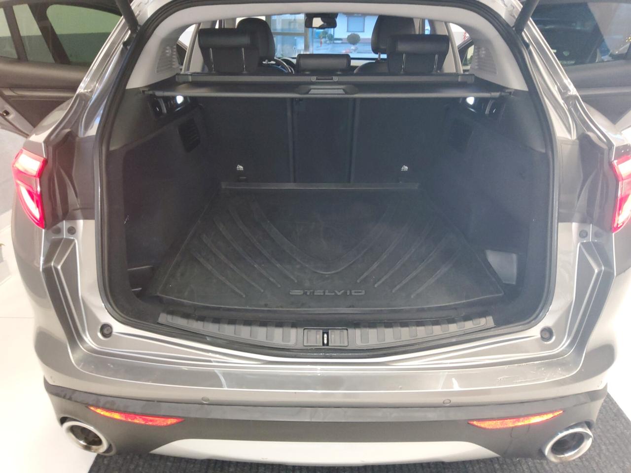 Alfa Romeo Stelvio 2.2 Turbodiesel 210 CV AT8 Q4 Executive