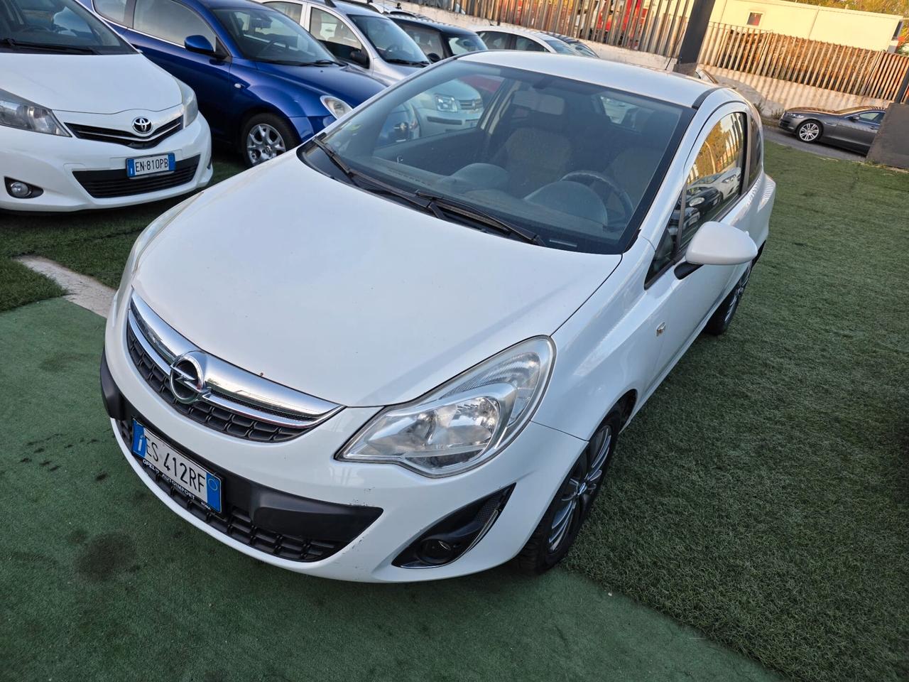 Opel Corsa 1.2 benzina 3 porte automatica neopatentati euro 5B