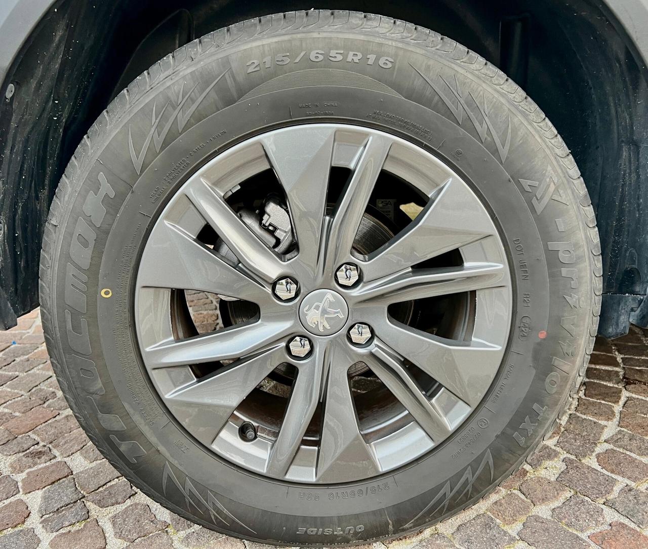 Peugeot 2008 PureTech 130 S&S EAT8 Active Pack