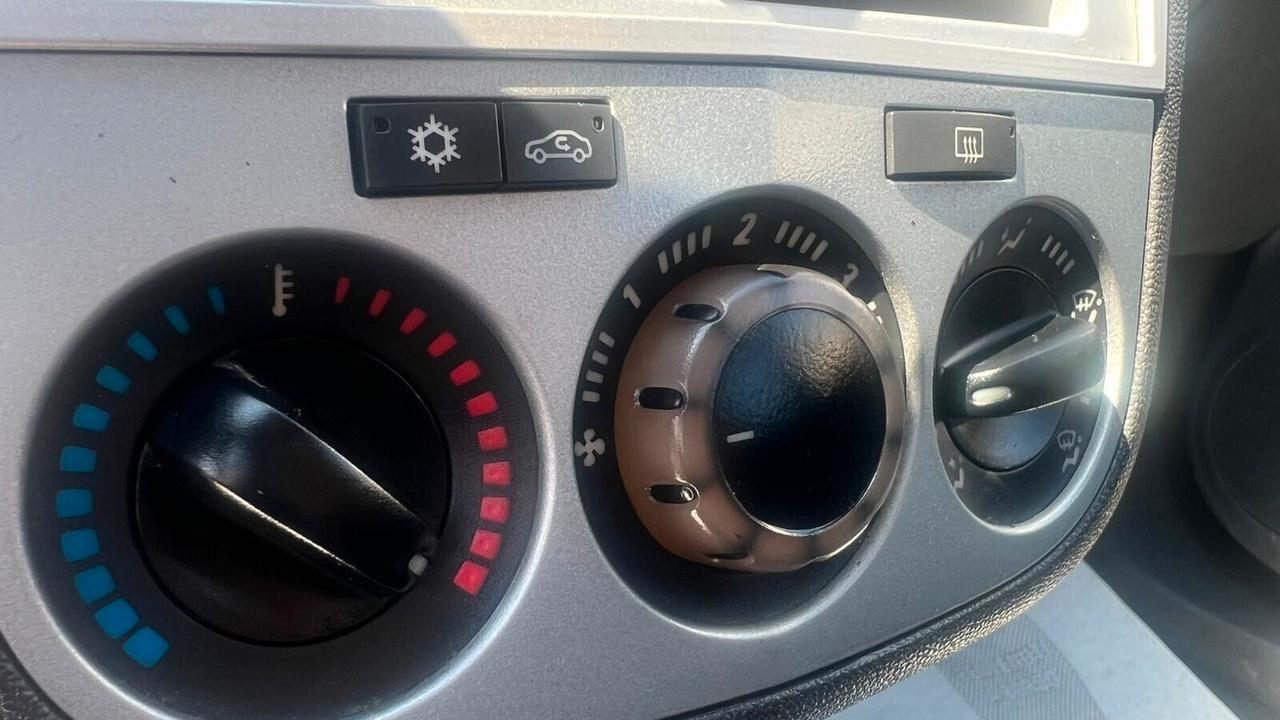Opel Corsa 1.2 5 porte Club IMPIANTO GPL Nord Italia