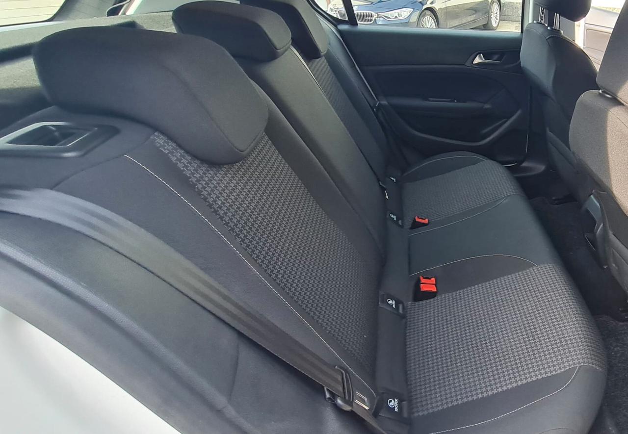 Peugeot 308 BlueHDi 100 S&S Active