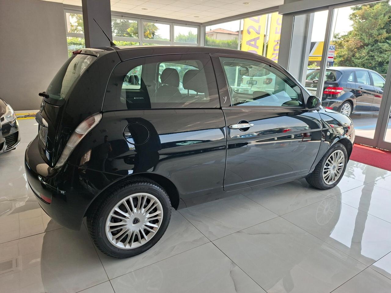 Lancia Ypsilon 1.2 benzina NEOPATENTATI