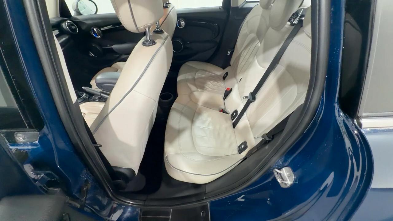 Mini 1.5 Cooper D Hype Aut. 5 porte