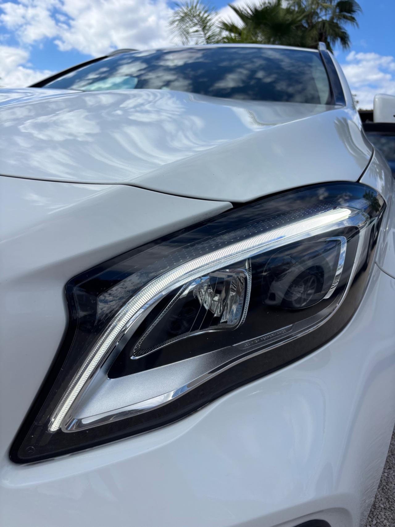 MERCEDES GLA 180 PREMIUM AUTOMATIC BENZINA FULL