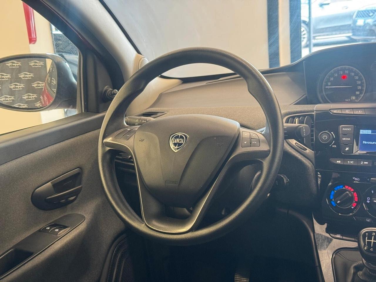 Lancia Ypsilon 1.0 Hybrid Silver 75000km