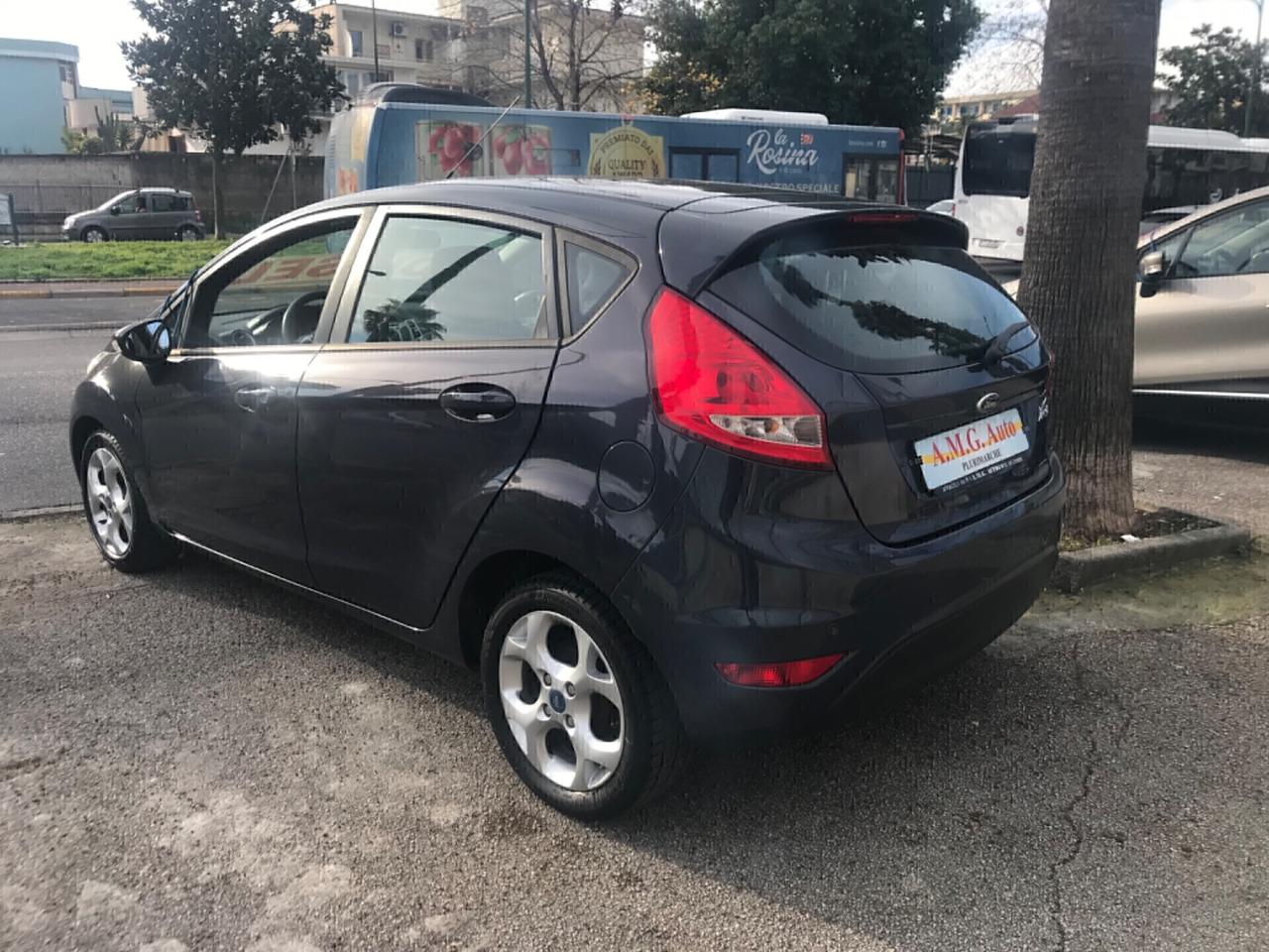 Ford Fiesta 1.4 TDCi 70CV 5 porte Titanium
