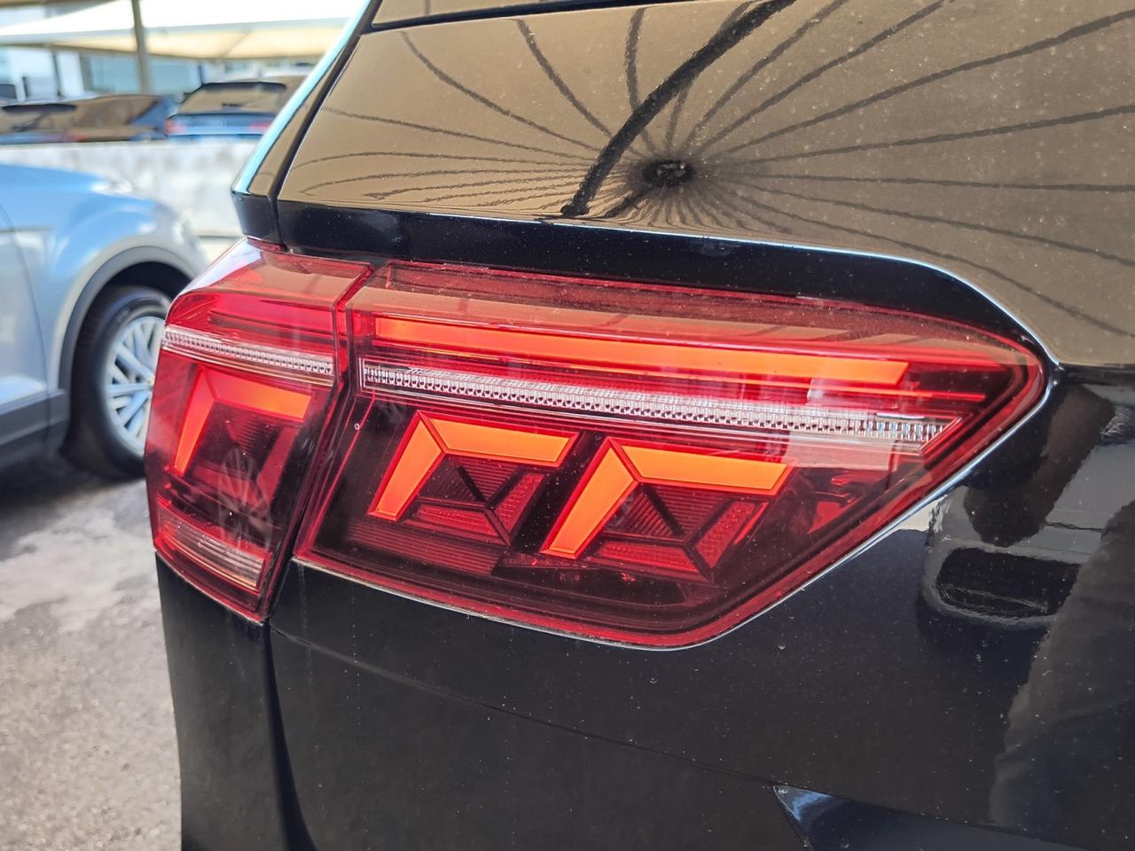 VOLKSWAGEN Tiguan II 2021 - Tiguan 2.0 tdi R-Line 150cv dsg