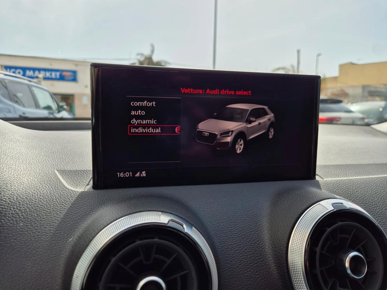 Audi Q2 30 TDI 116CV S-tronic Admired Advanced