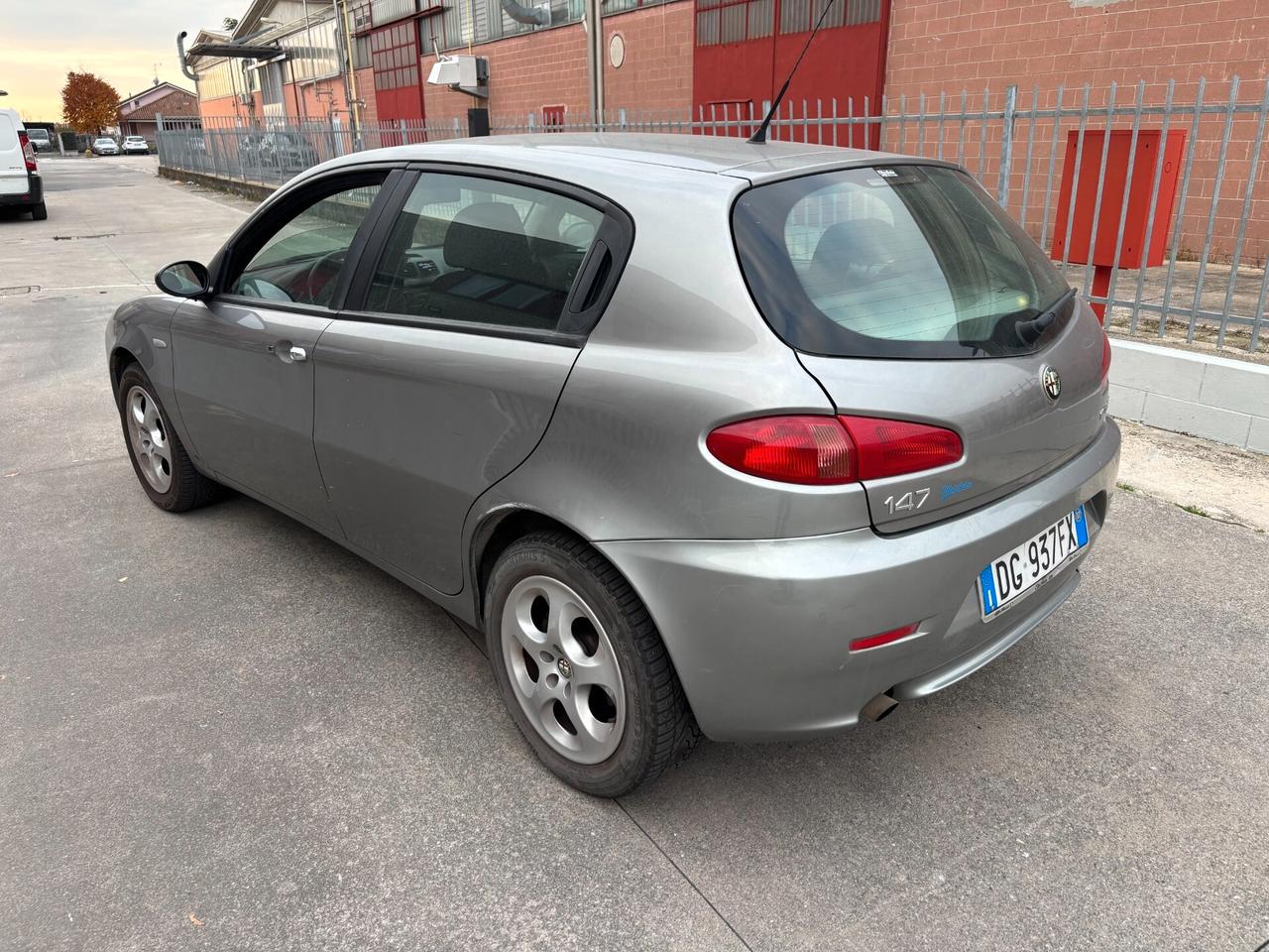 Alfa Romeo 147 1.6 16V TS (105) 5 porte Distinctive