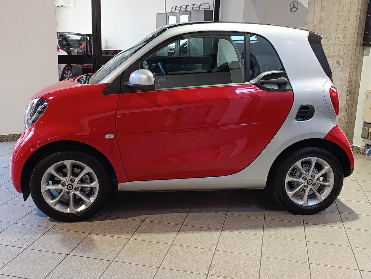 Smart ForTwo 70 1.0 twinamic 2019 km 27.572 certificati