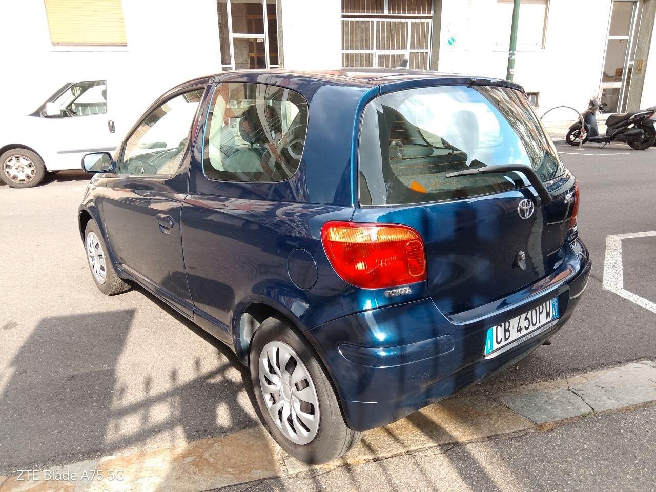 Toyota Yaris 1.0i 16V 3 porte