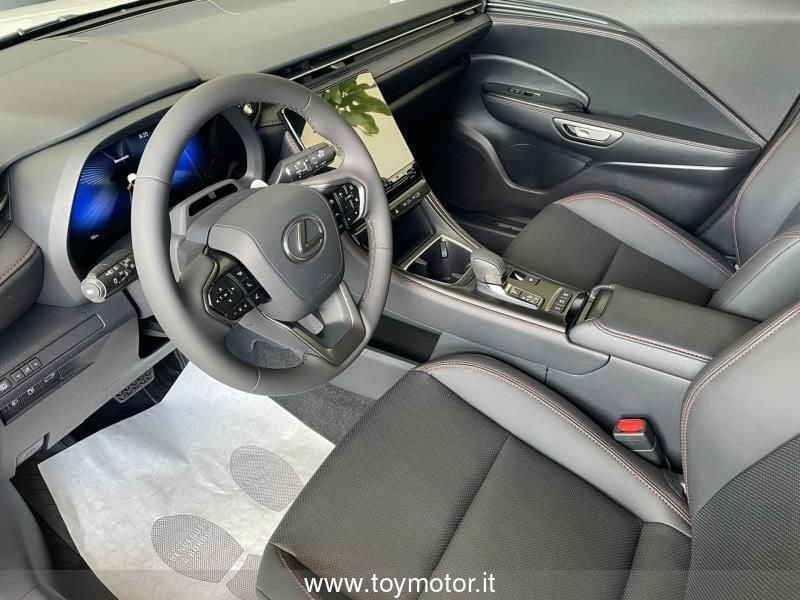 Lexus LBX Hybrid Emotion