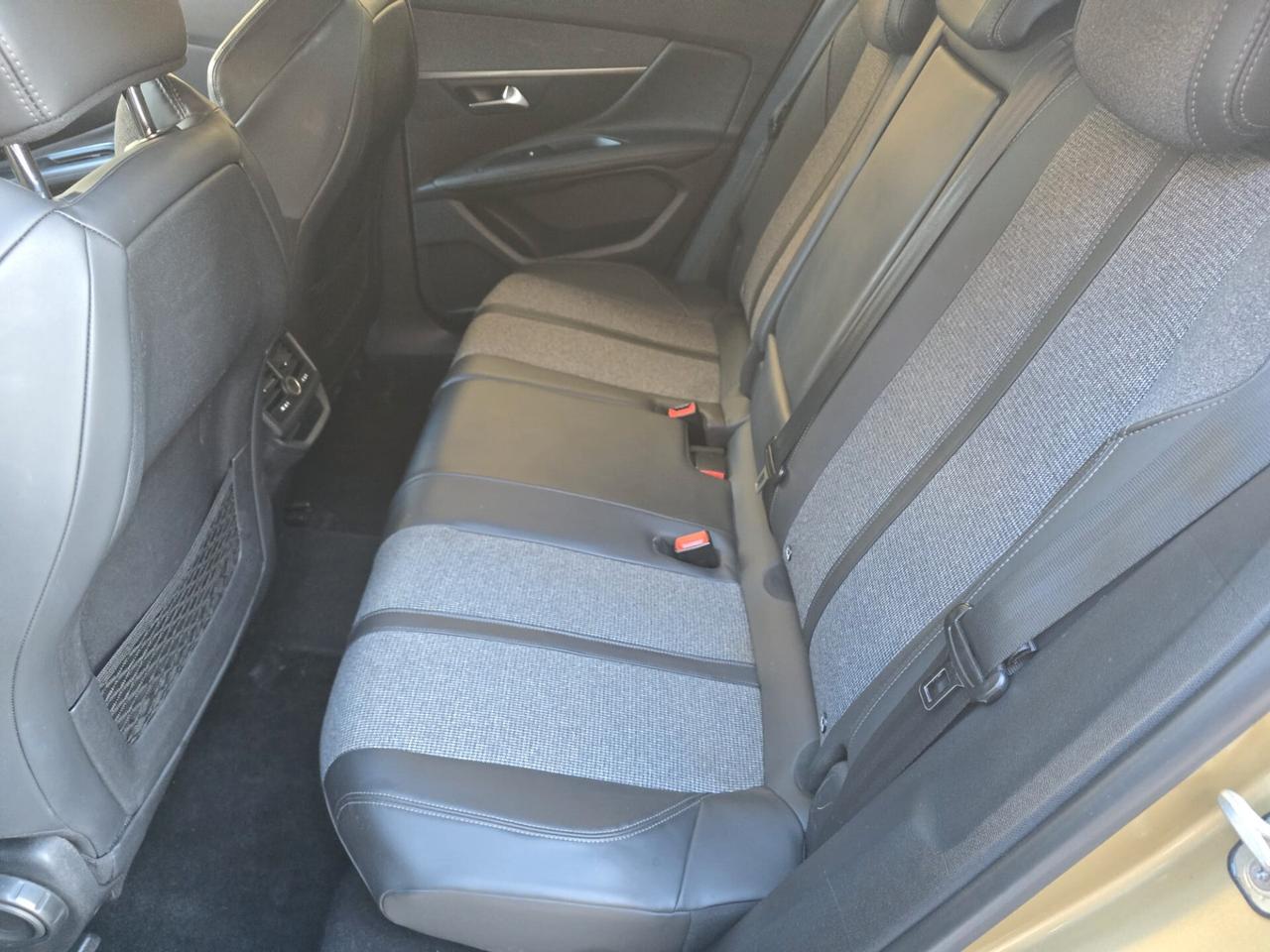 Peugeot 3008 BlueHDi 120 cv EAT6 Allure