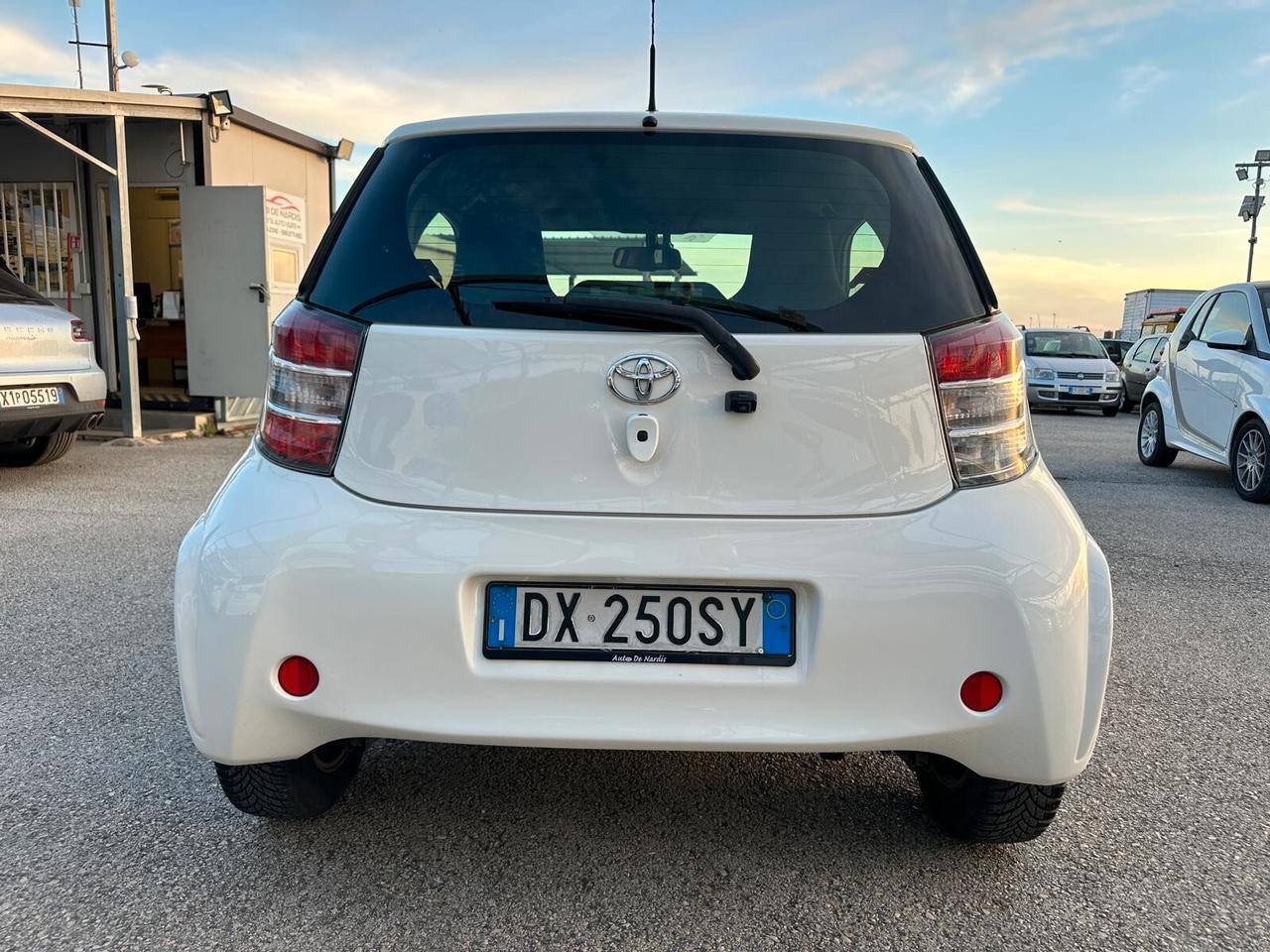 Toyota iQ 1.0 Benzina Automatica