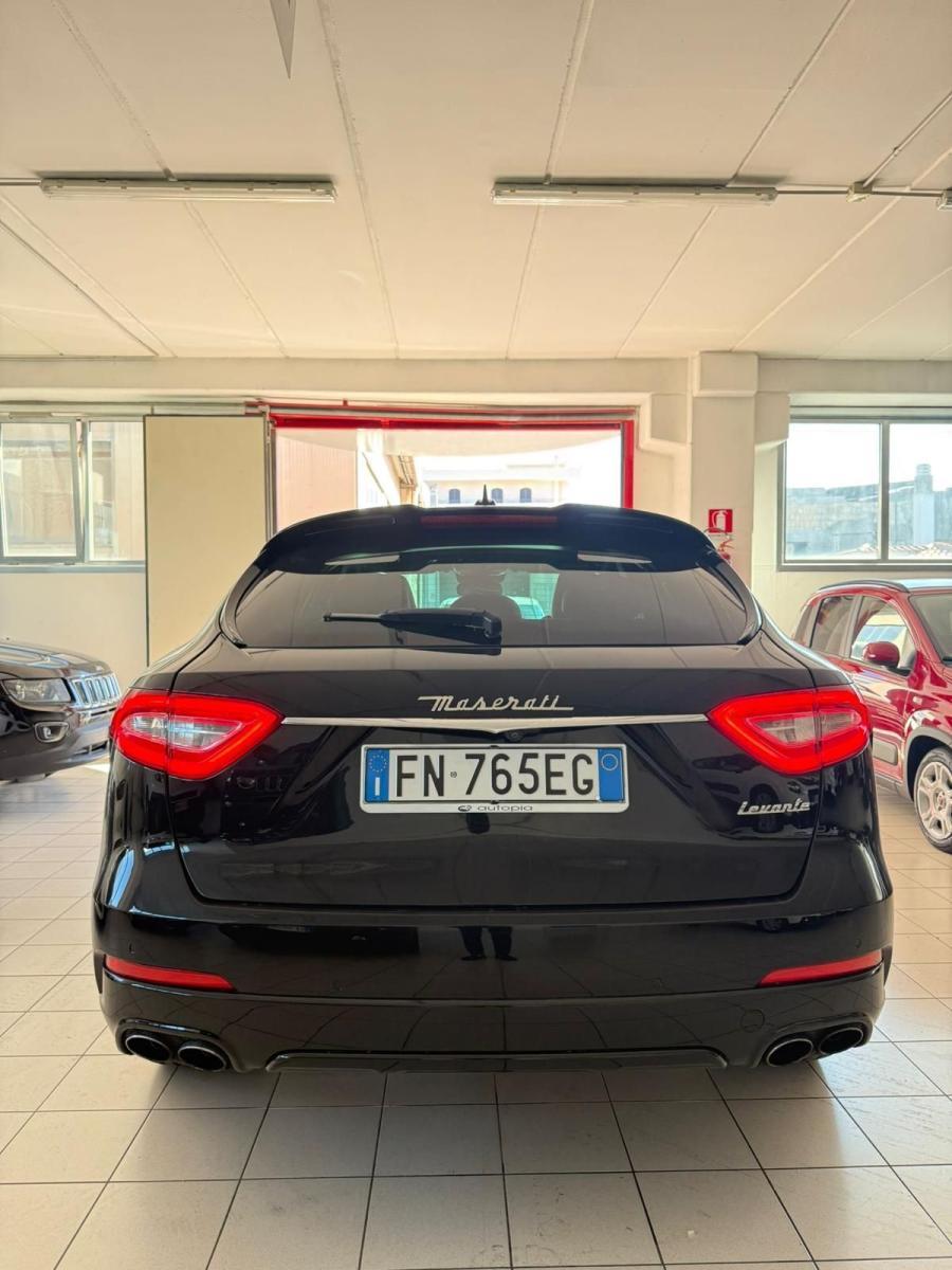 MASERATI - Levante - V6 Diesel 275 CV AWD Nerissimo