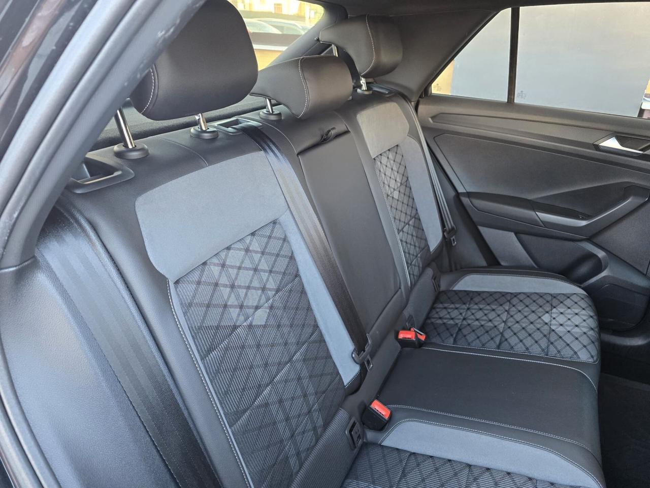 Volkswagen T-Roc 2.0 TDI SCR 150 CV DSG R-Line
