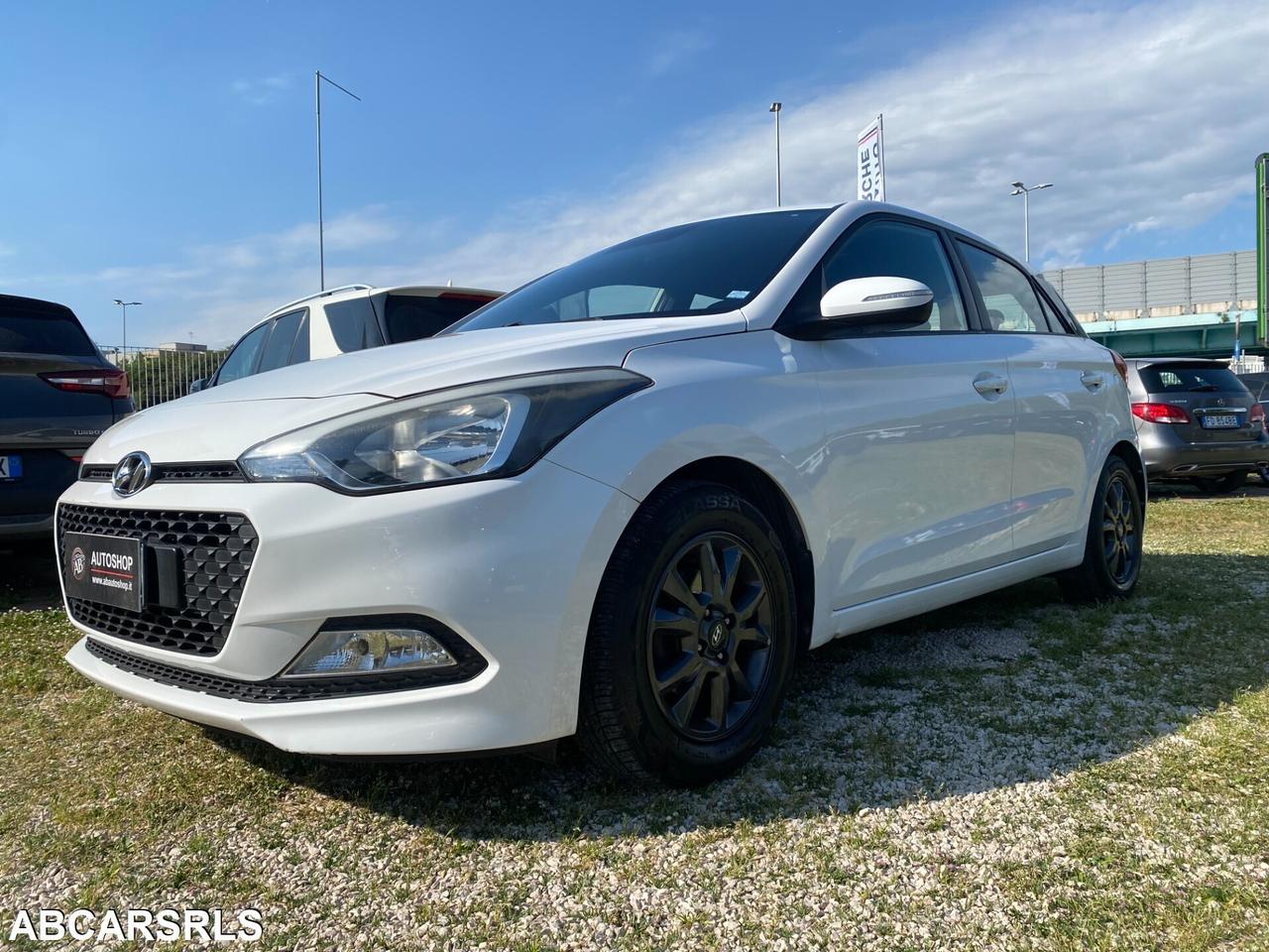 HYUNDAI - i20 - 1.2 GPL 5p. Blackline - NEOPATENTA